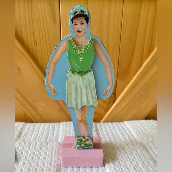 Melissa & Doug Wooden Magnetic Ballerina Dress up - Picture 7 of 8